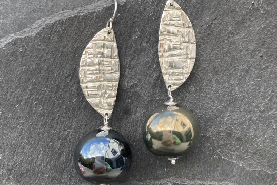 UAP earrings silver hollow glass beads