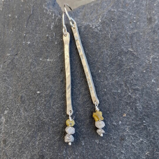 UAP earrings silver raw diamond chips