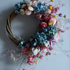 Shanna Ludwig dried flowers wreath