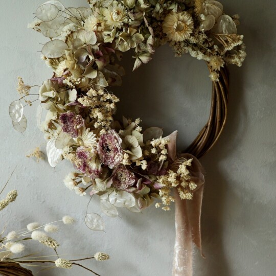 harebell and bee pale shades wreath