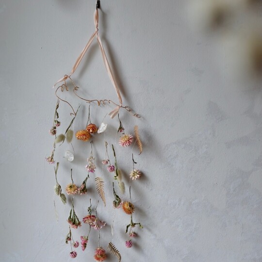 harebell and bee peach flower mobile