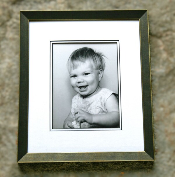 photo framed www.fellowsframing.co.uk (3)   Copyrz